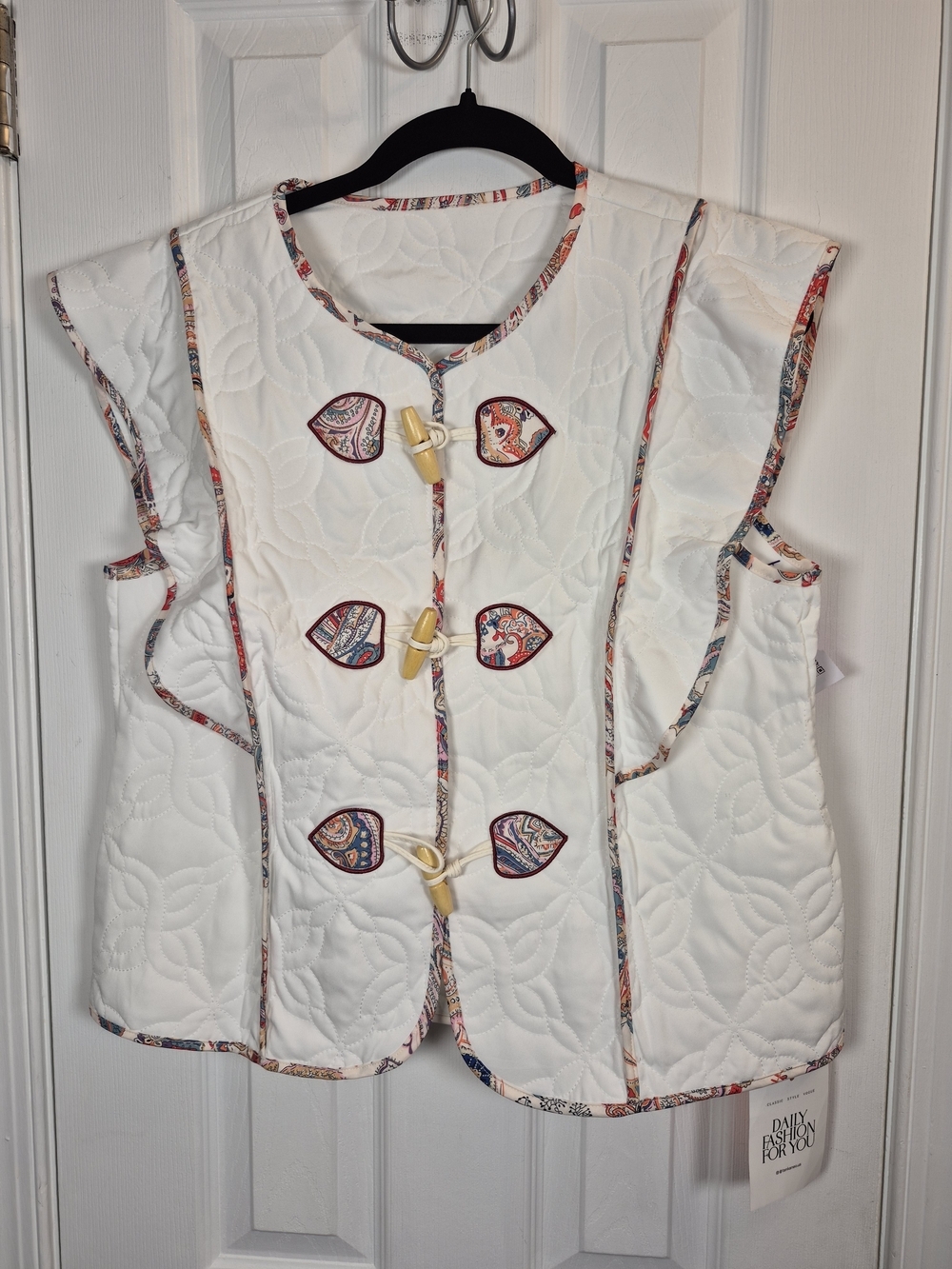 NWT Tankaneo Cottagecore Quilted Paisley Toggle Vest White Small